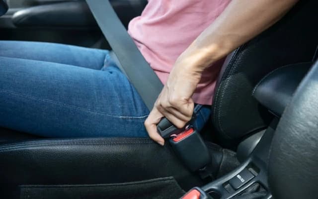 Traffic Fines for Seatbelt Violations Spark Controversy in Karnataka