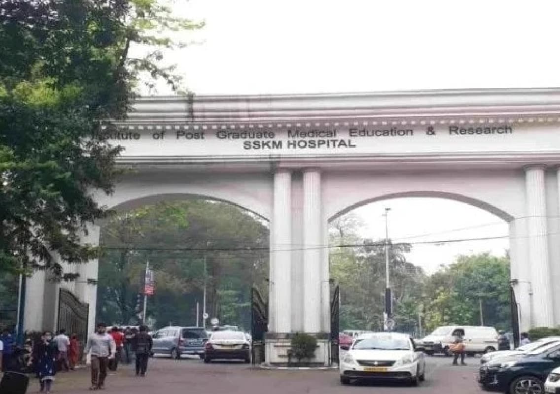 Three Arrested for Assault and Vandalism at Kolkata Hospital