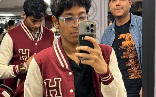 Bengaluru YouTuber Surprised by “Made in Pakistan” Merchandise at Harvard Store