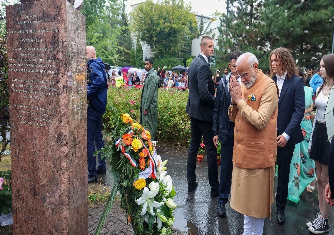 PM Modi Pays Tribute to ‘Good Maharaja’ and WWII Memorials in Warsaw
