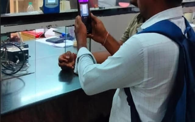 Hubballi Division Introduces QR Code Payment for Train Tickets