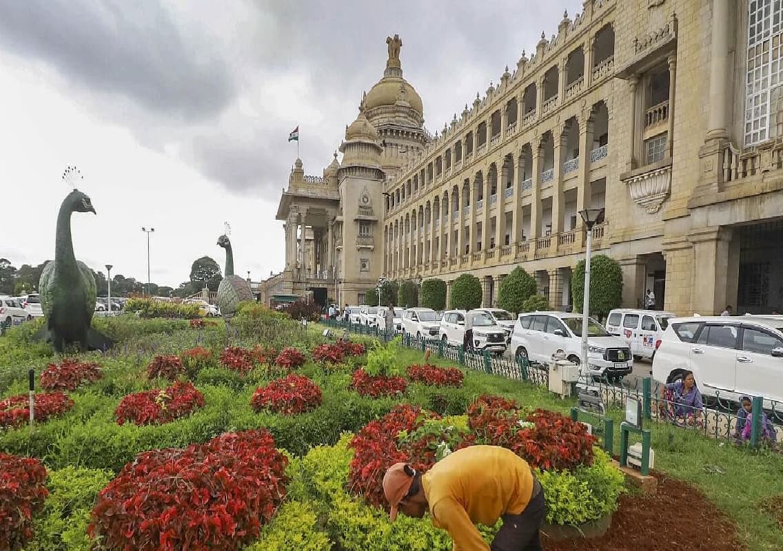 Karnataka Govt Divided Over Unified Pension Scheme Amid Political, Financial Concerns