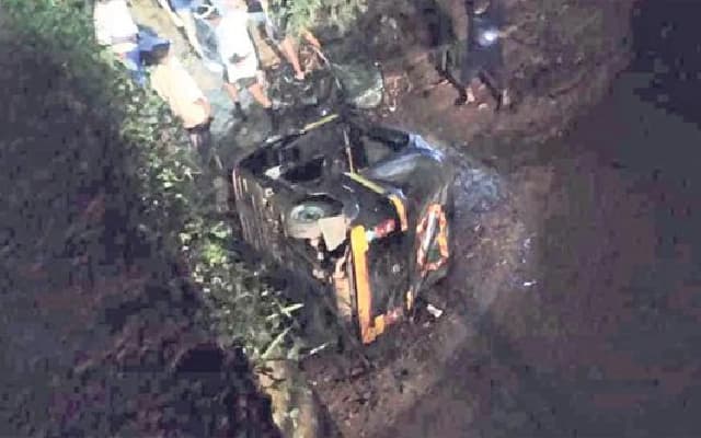 Auto-Rickshaw Driver Escapes Unscathed After Plunging Off Kukchumbala Bridge