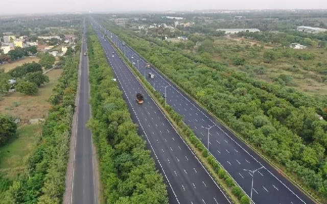 Mangaluru Activists Oppose Tree Felling for Highway Expansion