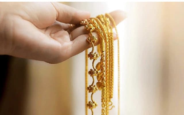 Mala Resident Arrested for Theft; Gold Ornaments Worth Rs 10.05 Lakh Recovered