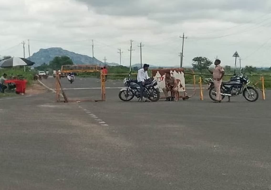 Heavy Vehicle Movement Banned on Old Bhima River Bridge Due to Deterioration