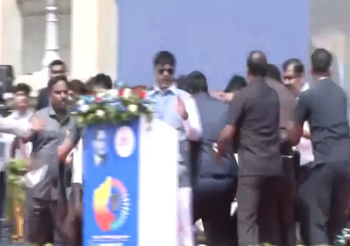 Security Scare as Man Rushes Stage During Event With Karnataka CM Siddaramaiah