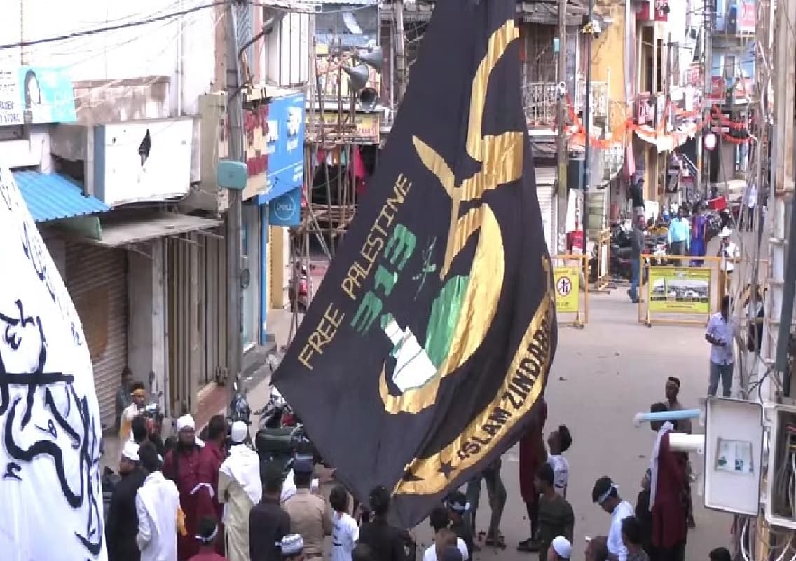 Kolar Police Swiftly Remove Pro-Palestine Banner from Eid Procession