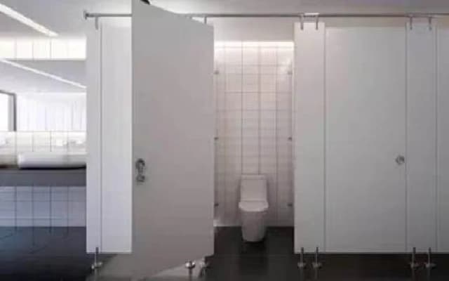 Bengaluru Mall Faces Backlash Over ₹1,000 Minimum Spend for VIP Restroom Use