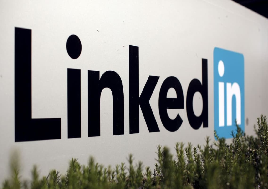 LinkedIn Accused of Scraping Data for AI Models Without User Permission