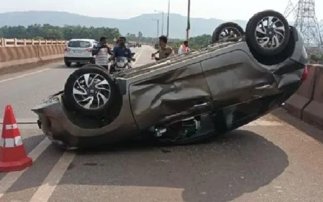 Driver Escapes Unharmed After Car Accident on Aletti Road