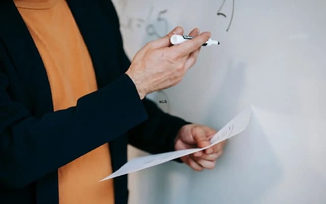 Karnataka HC Judge Stresses Importance of Teachers and Hard Work