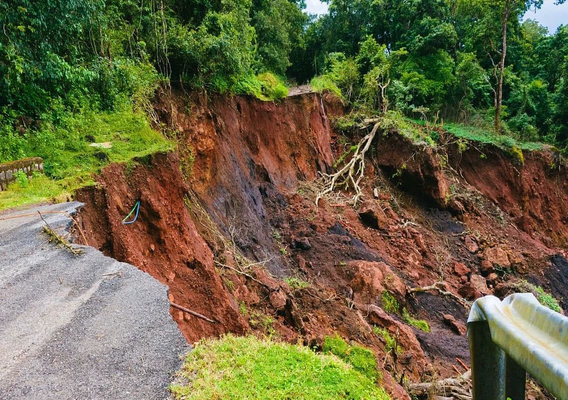 Scooter and Engine Parts Found in Search for Landslide Victim in Karwar