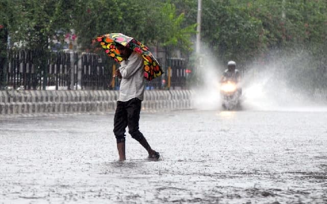 Three Fatalities Due to Heavy Rainfall in Karnataka’s Gadag and Bagalkot Districts