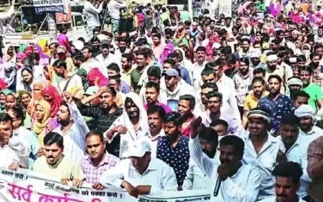 Retired Government Employees in Mangaluru Protest for Fair Compensation