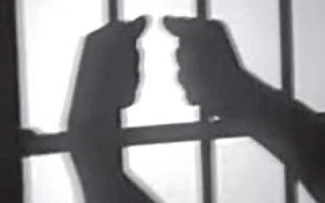 Autorickshaw Driver Arrested for Flashing Incident in Bengaluru