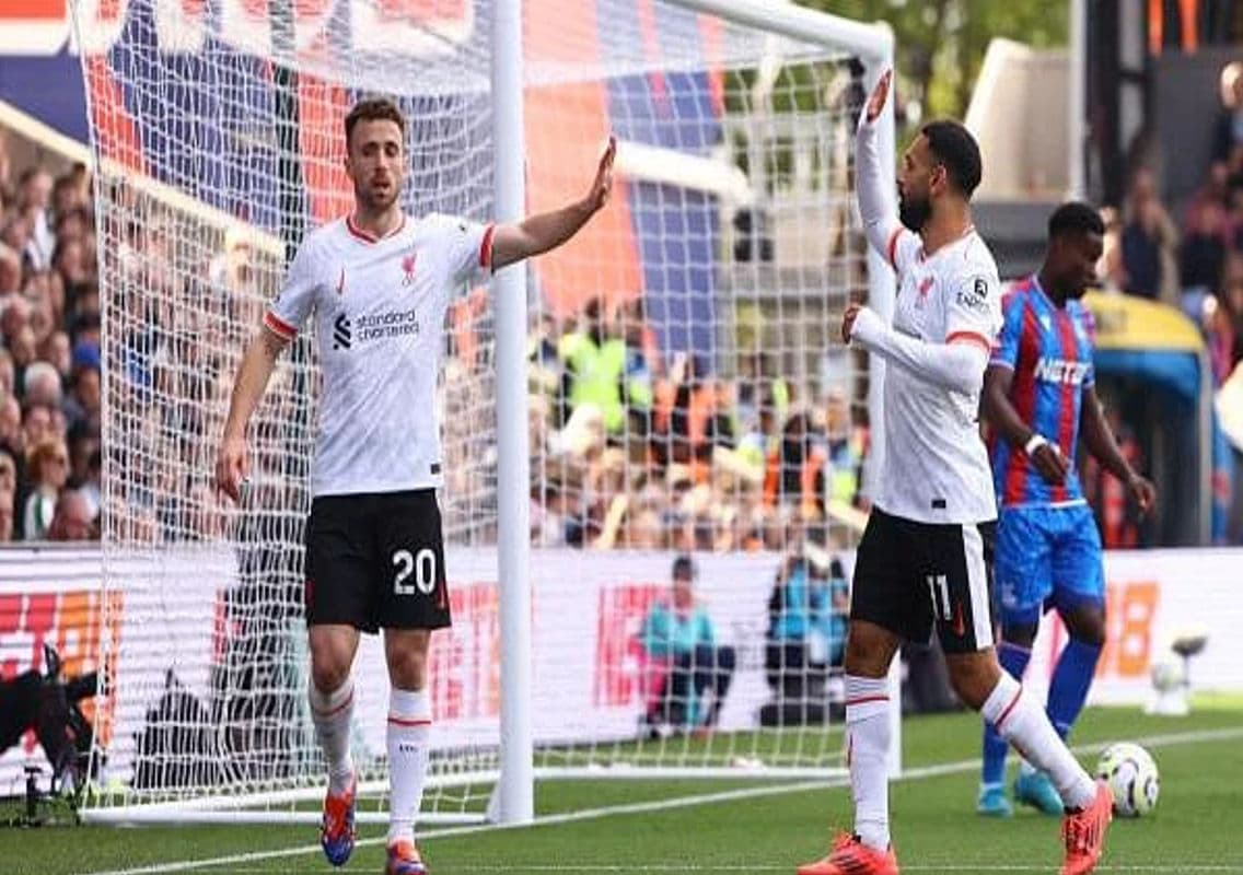 Liverpool Tops Premier League After Narrow Win at Crystal Palace