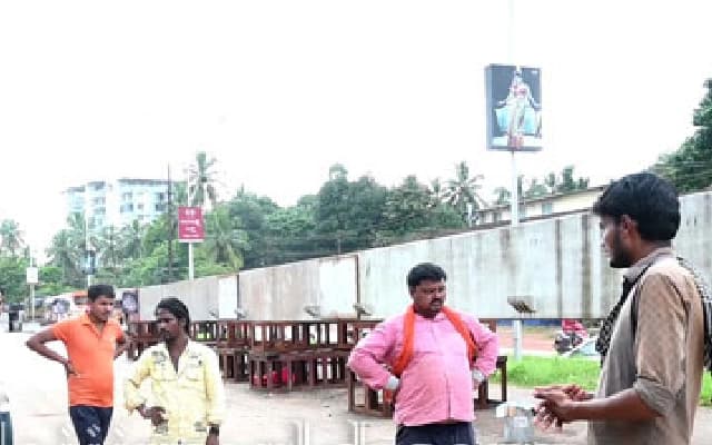 Indrali Railway Bridge Construction Halted as Workers Strike Over Unpaid Wages
