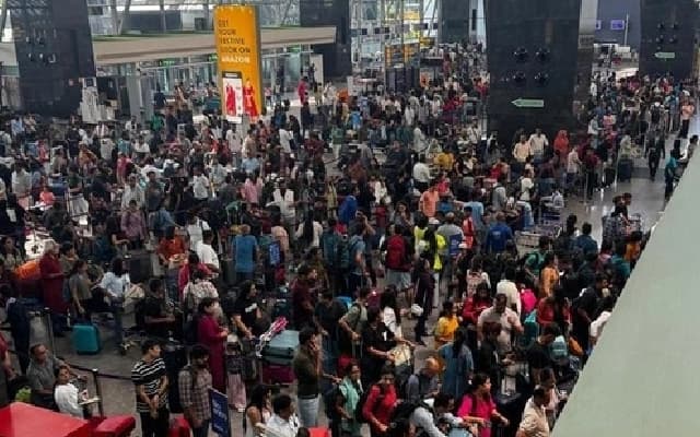 IndiGo Airlines Faces Chaos at Bengaluru Airport Due to Technical Glitch