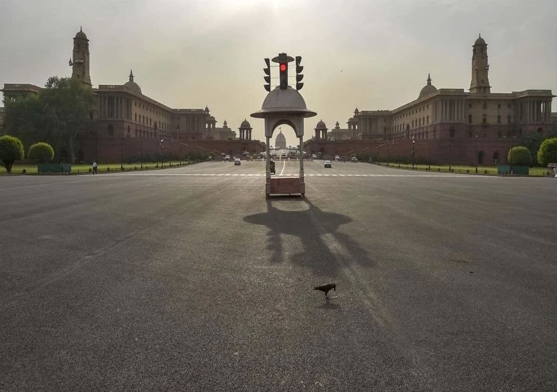 Delhi Sees Temperature Drop as Winter Approaches