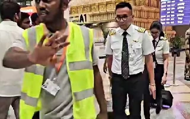 Air India Express Pilots Hailed for Safe Landing After Mid-Air Hydraulic Failure
