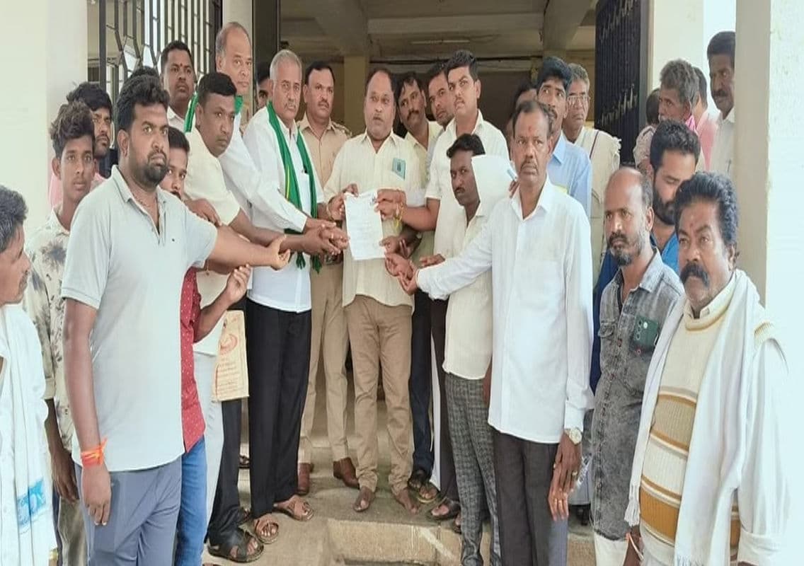 Community Protests Removal of Valmiki Statue in Koratagere