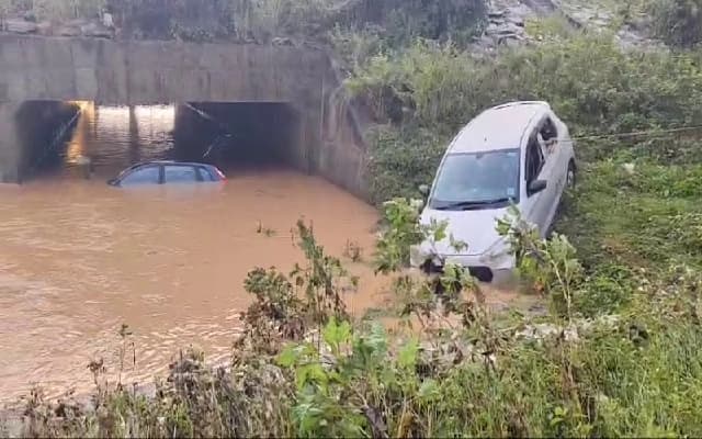 Miraculous Escape for Six as Cars Are Swept Away on Bengaluru-Hyderabad Highway