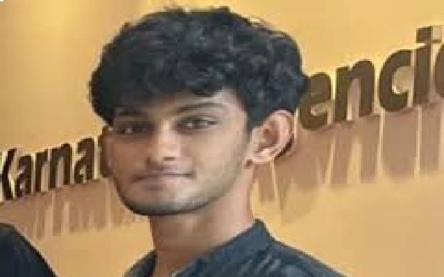 Youth Swept Away While Swimming at Mukka Red Rock Beach