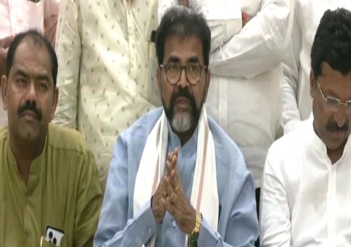 Leader of Opposition Calls for Dissolution of Waqf Board
