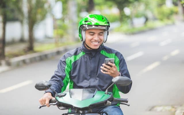 Junior Doctor Alleges Harassment by App-Based Biker in Kolkata