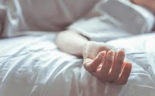 Woman Found Dead in Kolkata Building; Partner and Sister Detained