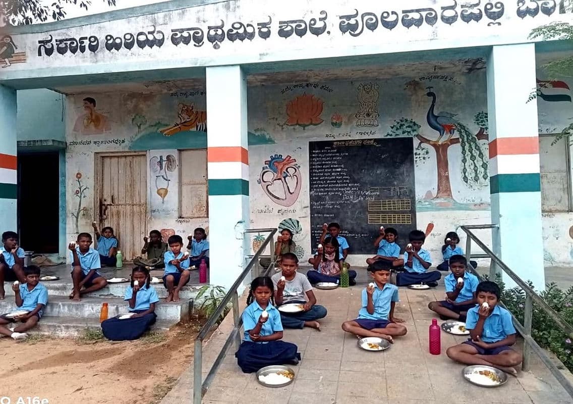 Dilapidated Classrooms Force Students to Study Amid Fear and Neglect