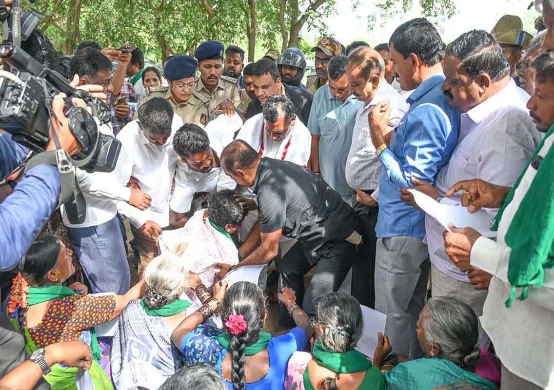 Farmers Protest Against Karnataka Industrial Area Development Board’s Land Acquisition