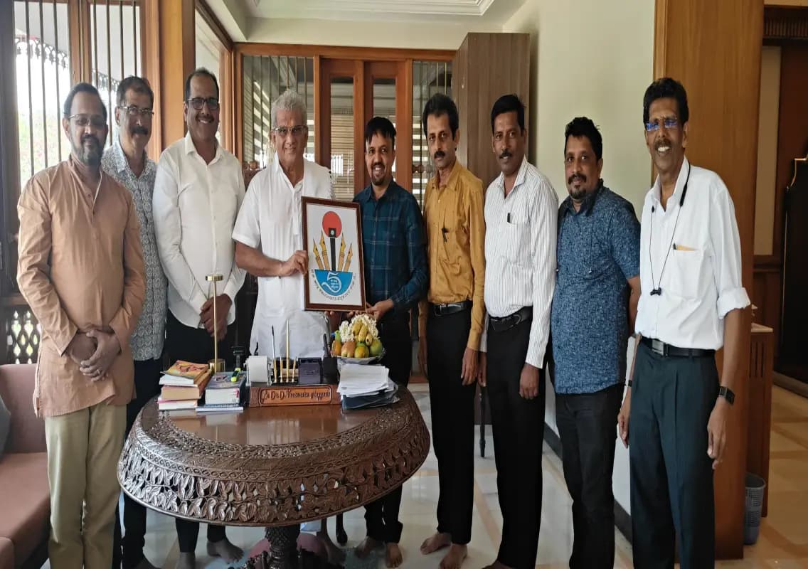 Dakshina Kannada journalists association unveils logo for 5th district conference