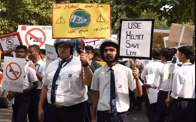 Kolkata Traffic Police to Penalize Parents for Helmet Violations