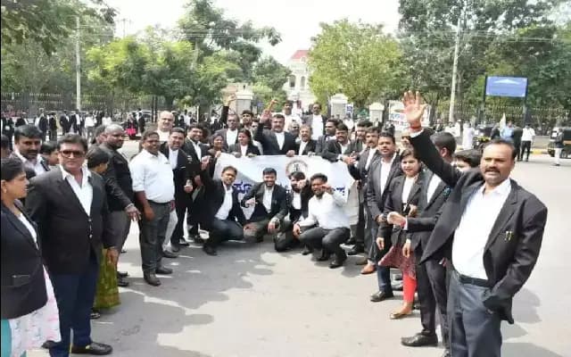 “Mysore Bar Association Stages Protest Over Waqf Board Act Amendments and Profession Tax Exemption”