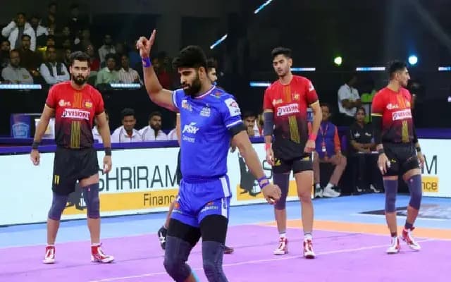 Haryana Steelers Top the Table with 32-26 Win Over Bengaluru Bulls