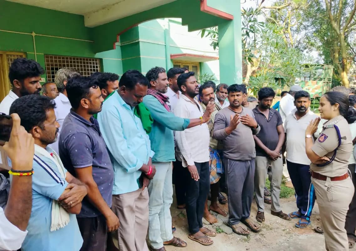 Farmers protest, demand capture of tiger in H.D. Kote