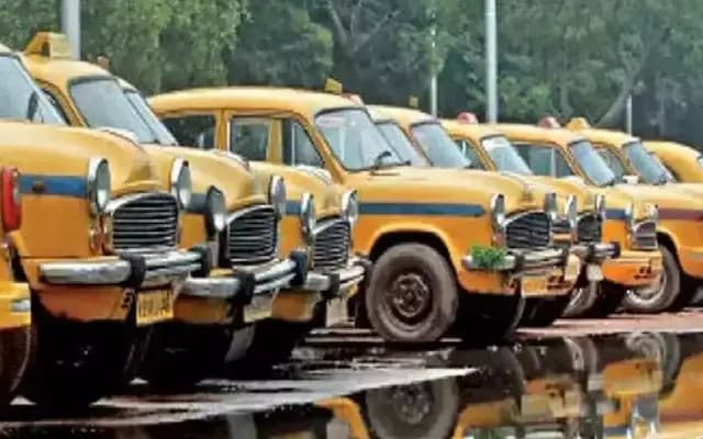 Kolkata’s Iconic Yellow Taxis to Disappear as 4,500 Cabs are Phased Out