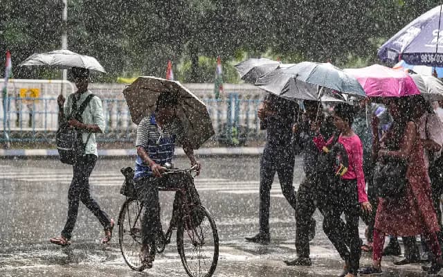 Bengaluru weather update: Light rain and chilly temperatures expected