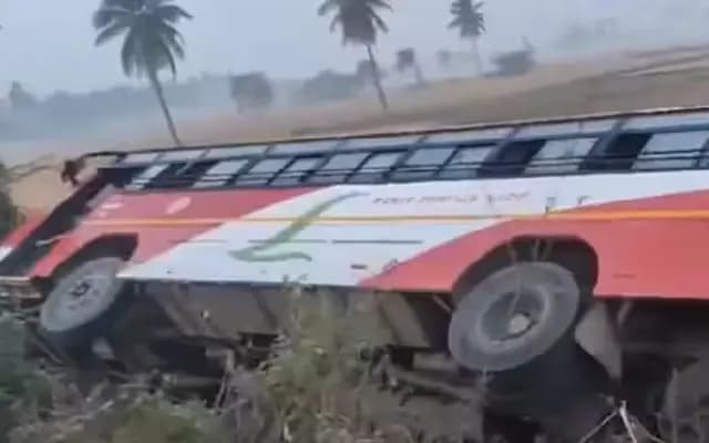School bus accident near Gangavathi injures students on trip