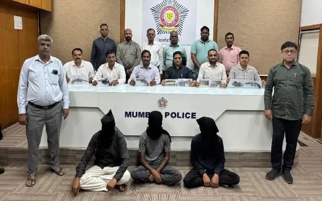 Mumbai police arrest three men with illegal weapons in South Mumbai