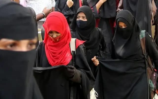 Kashmiri Muslim StudentsDenial of Friday Prayers at Bengaluru Nursing College 