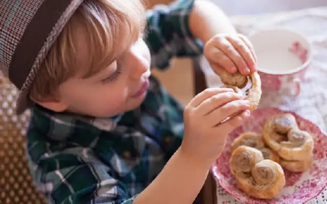 How Kids Outwitted Strict Grandma’s Bakery Rule!