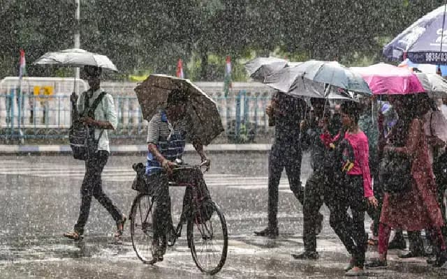 Cyclone Fengal Brings Heavy Rains and Cooler Temperatures to Karnataka