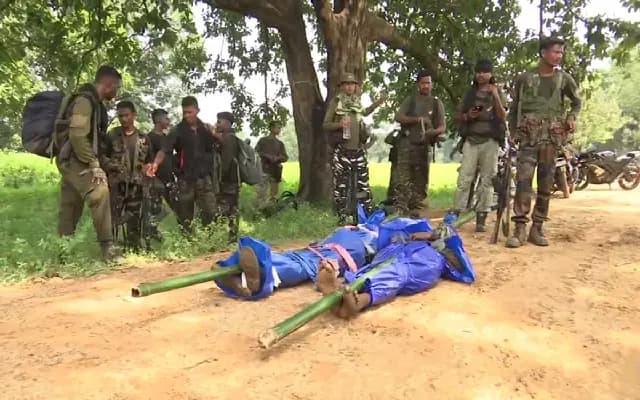 Naxalites kill man in Bijapur on suspicion of being police informer