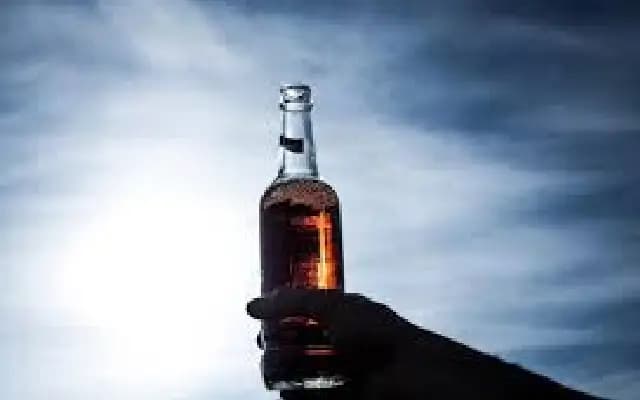 Hotel Worker Dies from Freak Accident After Glass Bottle Breaks