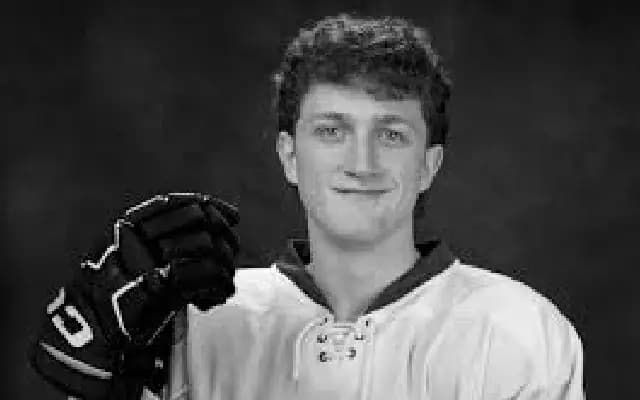 Massapequa high school senior dies after collapse at charity hockey game