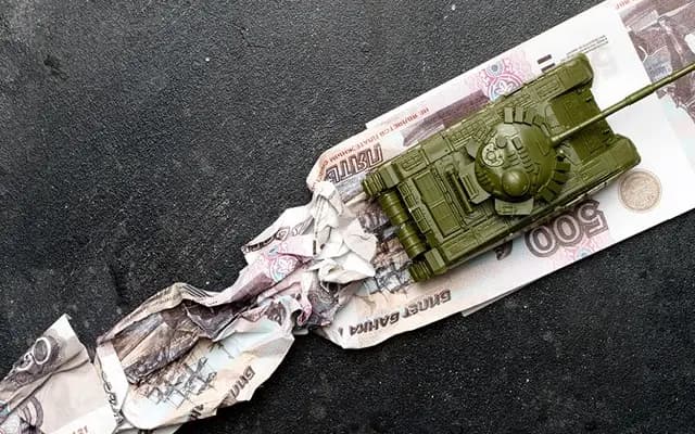 Russia faces economic strain amid war efforts and diminished reserves