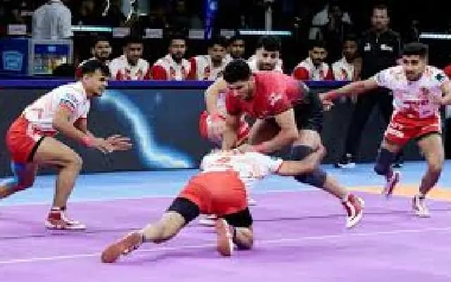 Thrilling Tie Between Gujarat Giants and Bengaluru Bulls in PKL Season 11 Opener